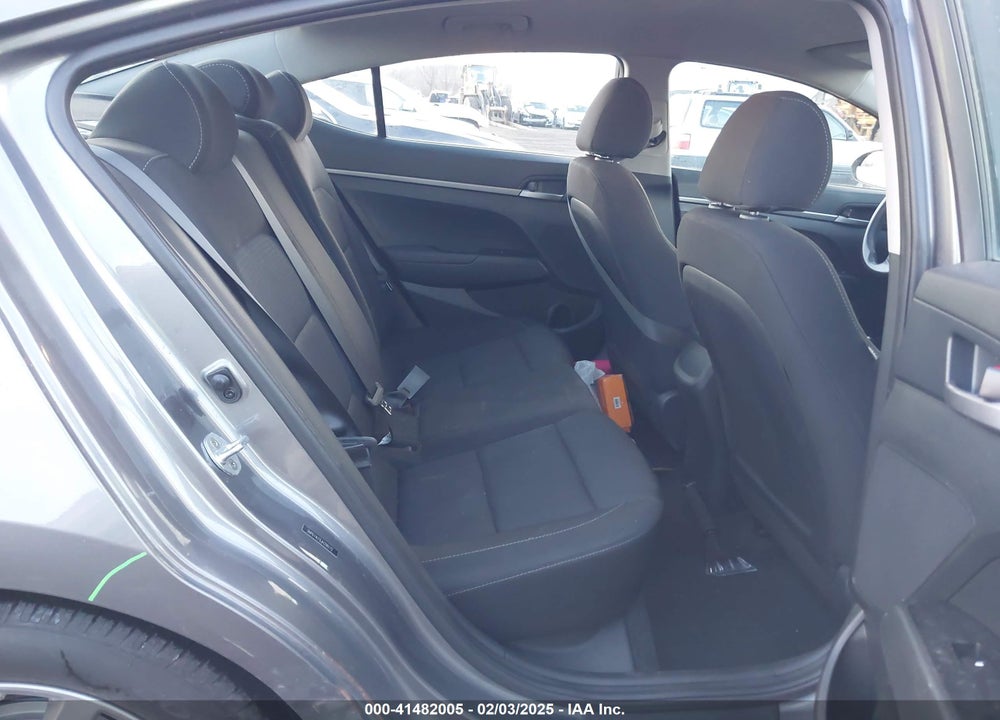 2018 HYUNDAI ELANTRA VIN: 5NPD74LF6JH290172