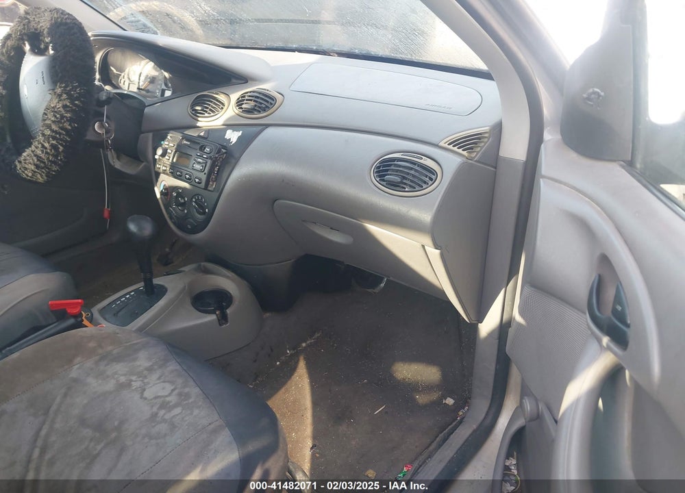 2001 FORD FOCUS LX VIN: 1FAFP33P21W309425