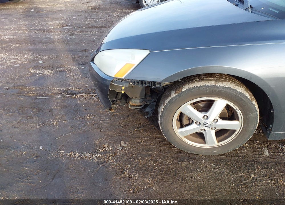 2005 HONDA ACCORD 2.4 EX VIN: 1HGCM56715A002197