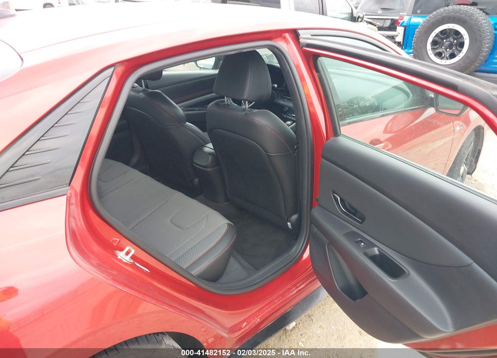 2022 HYUNDAI ELANTRA VIN: KMHLR4AF5NU311366