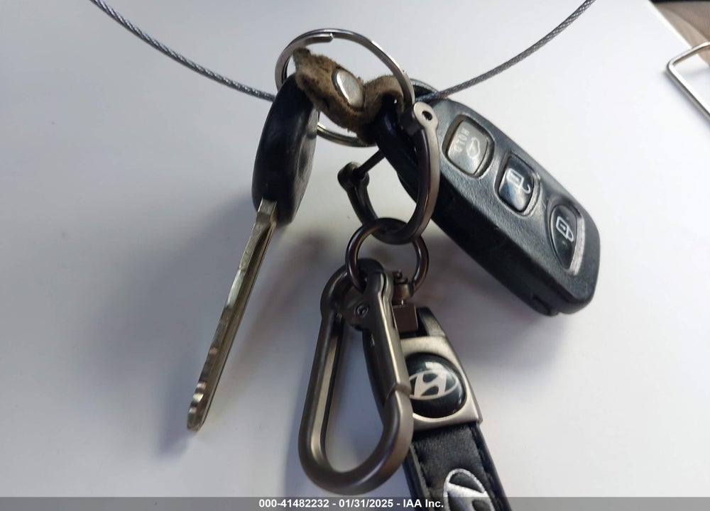 2013 HYUNDAI ELANTRA VIN: KMHDH4AE8DU868964