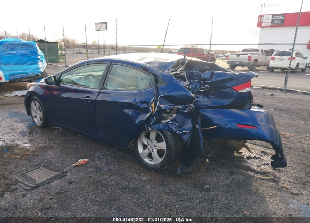 2013 HYUNDAI ELANTRA VIN: KMHDH4AE8DU868964