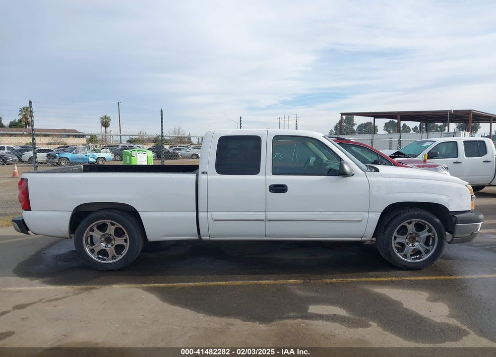 2003 CHEVROLET SILVERADO 1500 LS VIN: 2GCEC19V031281937