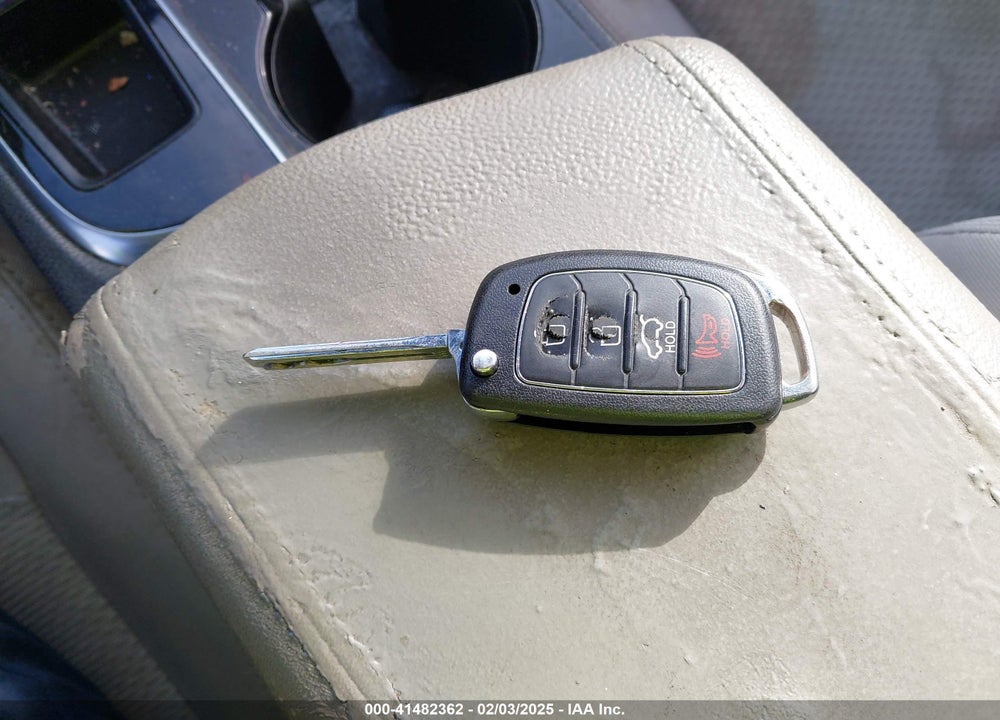 2016 HYUNDAI SONATA VIN: 5NPE24AF1GH320063