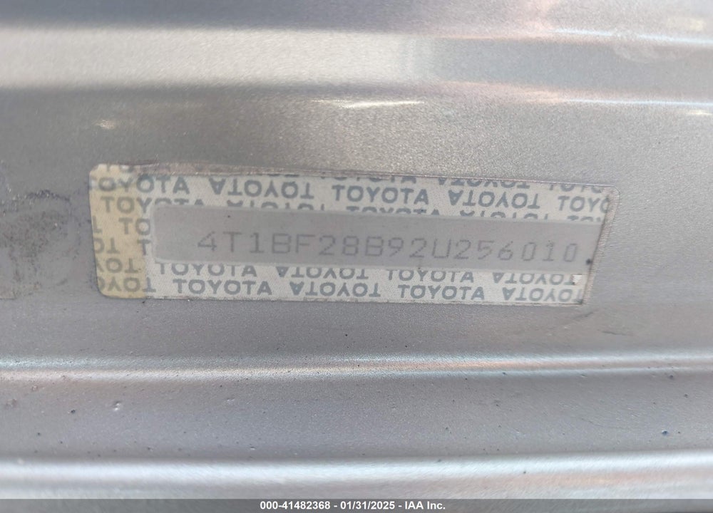 2002 TOYOTA AVALON XL VIN: 4T1BF28B92U256010