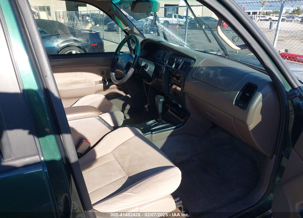 2001 TOYOTA 4RUNNER SR5 V6 VIN: JT3GN86R310204401