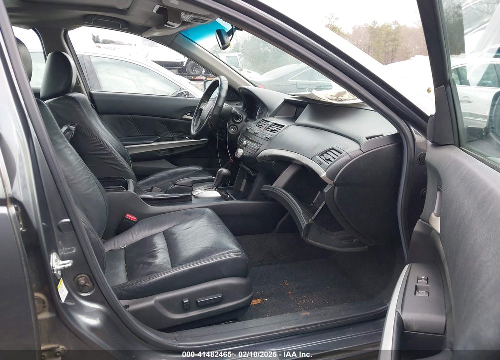 2008 HONDA ACCORD VIN: 1HGCP36818A002158
