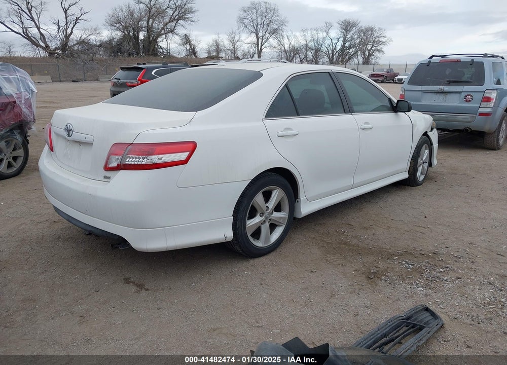 2011 TOYOTA CAMRY SE VIN: 4T1BF3EK0BU647332