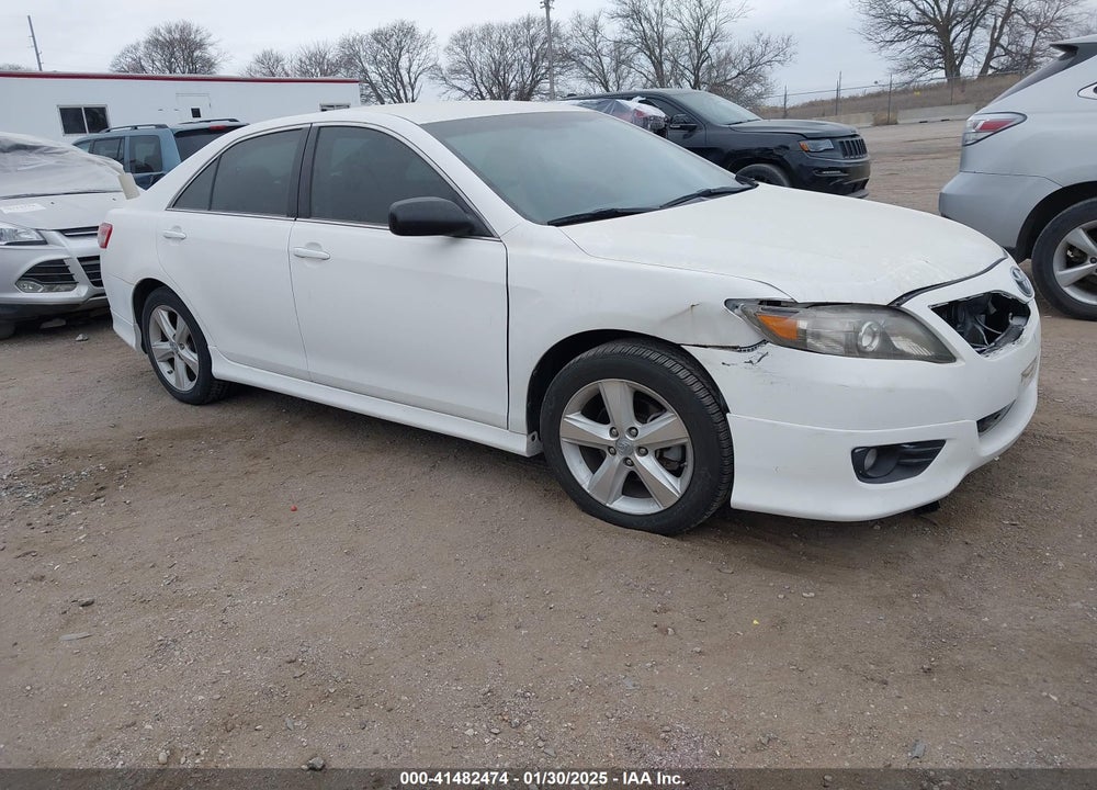 2011 TOYOTA CAMRY SE VIN: 4T1BF3EK0BU647332