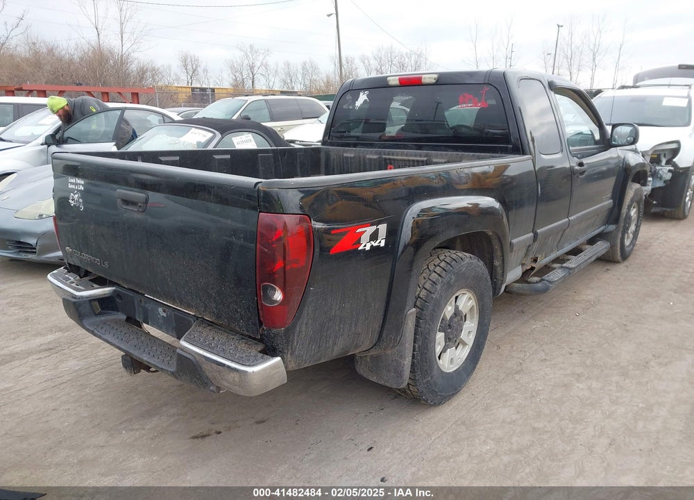 2004 CHEVROLET COLORADO LS VIN: 1GCDT196348111137
