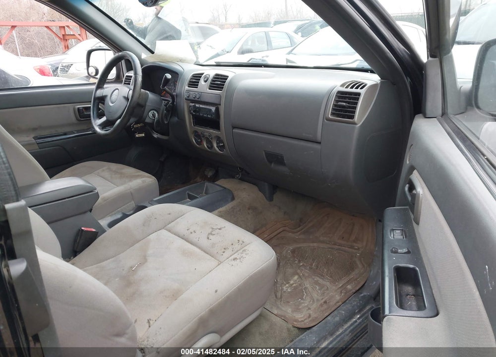 2004 CHEVROLET COLORADO LS VIN: 1GCDT196348111137
