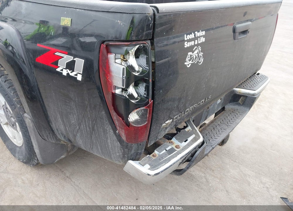 2004 CHEVROLET COLORADO LS VIN: 1GCDT196348111137