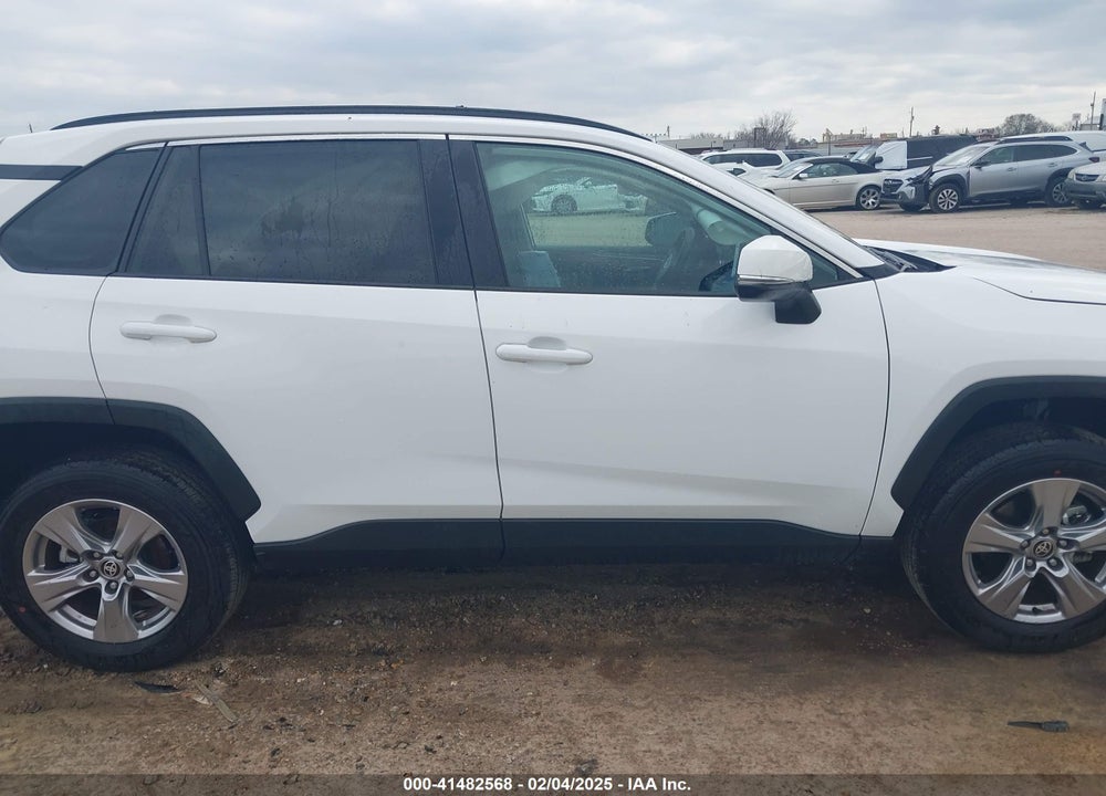 2024 TOYOTA RAV4 XLE VIN: 2T3W1RFV7RW333755