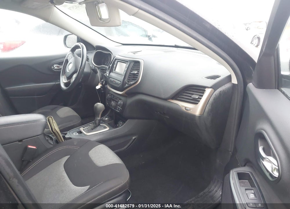 2014 JEEP CHEROKEE LATITUDE VIN: 1C4PJMCB7EW320470