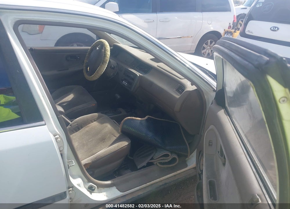 1995 HONDA CIVIC LX VIN: JHMEG8654SS047007