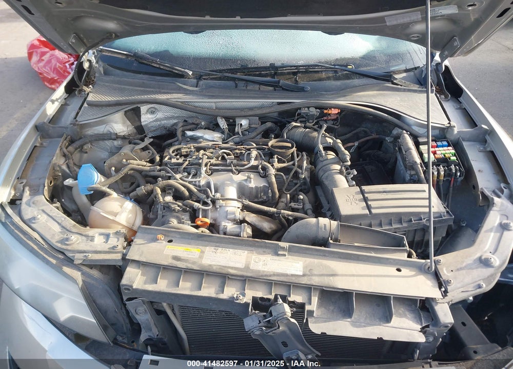 2013 VOLKSWAGEN PASSAT 2.0L TDI SE VIN: 1VWBN7A33DC061467