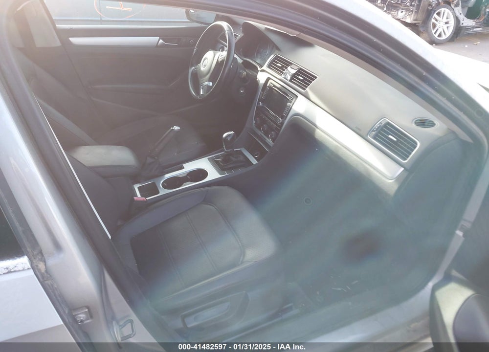 2013 VOLKSWAGEN PASSAT 2.0L TDI SE VIN: 1VWBN7A33DC061467