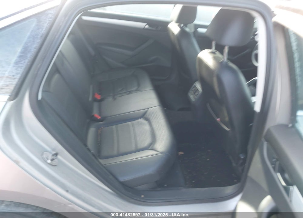 2013 VOLKSWAGEN PASSAT 2.0L TDI SE VIN: 1VWBN7A33DC061467