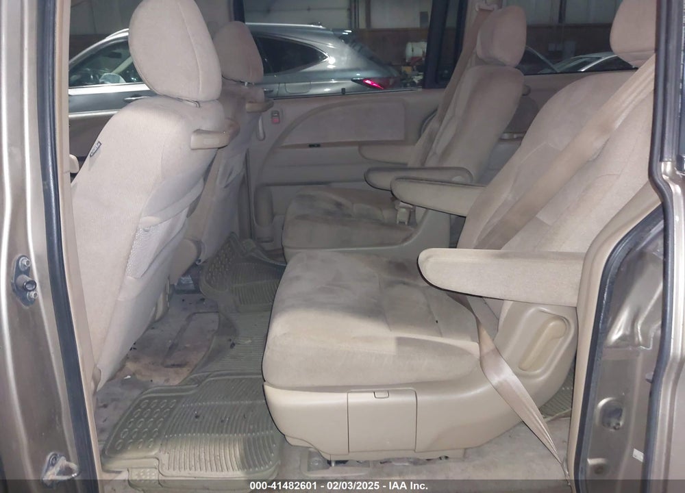 2005 HONDA ODYSSEY EX VIN: 5FNRL38485B012400