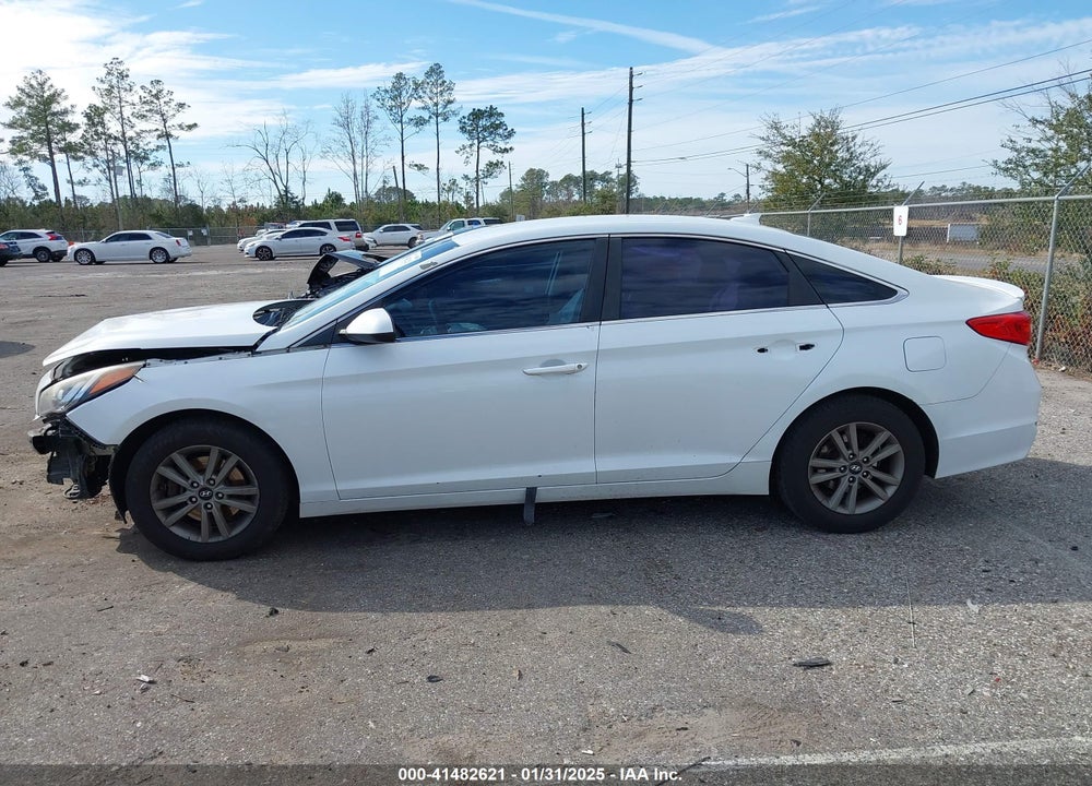 2015 HYUNDAI SONATA SE VIN: 5NPE24AF9FH105271
