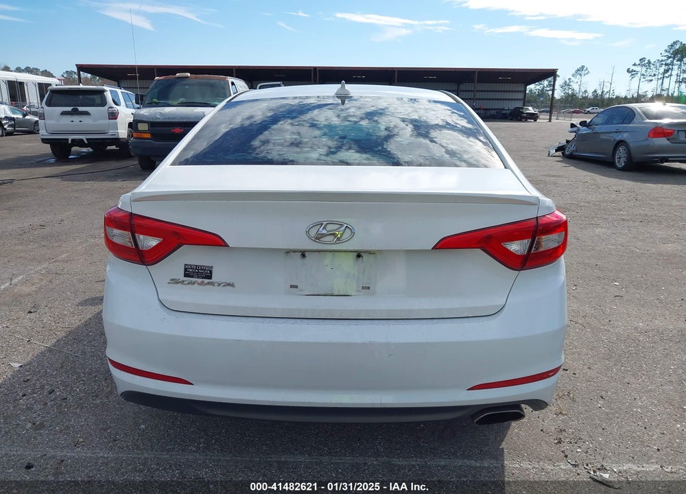 2015 HYUNDAI SONATA SE VIN: 5NPE24AF9FH105271