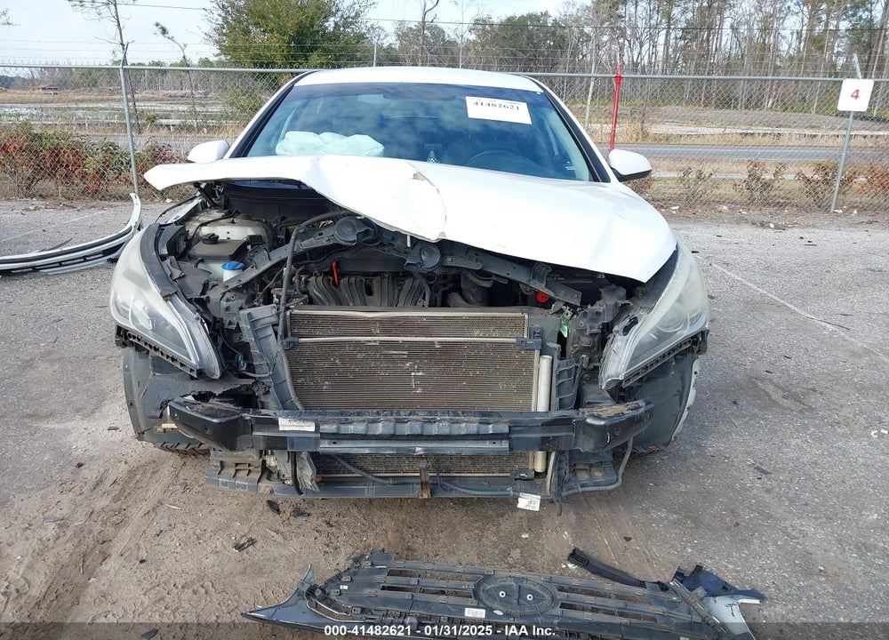 2015 HYUNDAI SONATA SE VIN: 5NPE24AF9FH105271