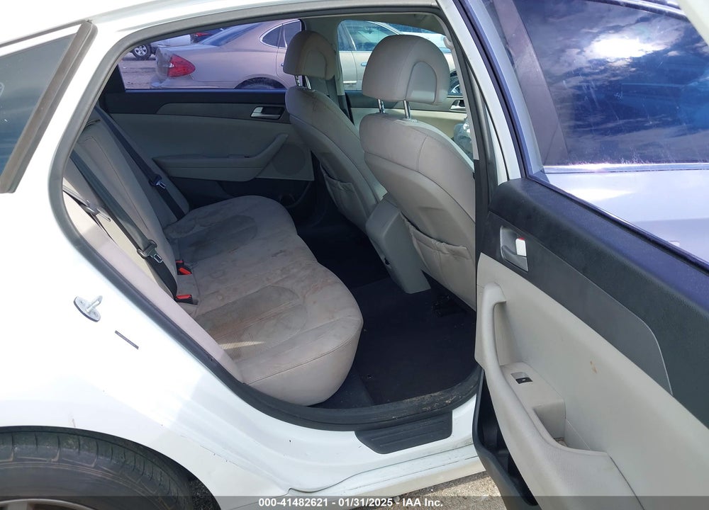 2015 HYUNDAI SONATA SE VIN: 5NPE24AF9FH105271