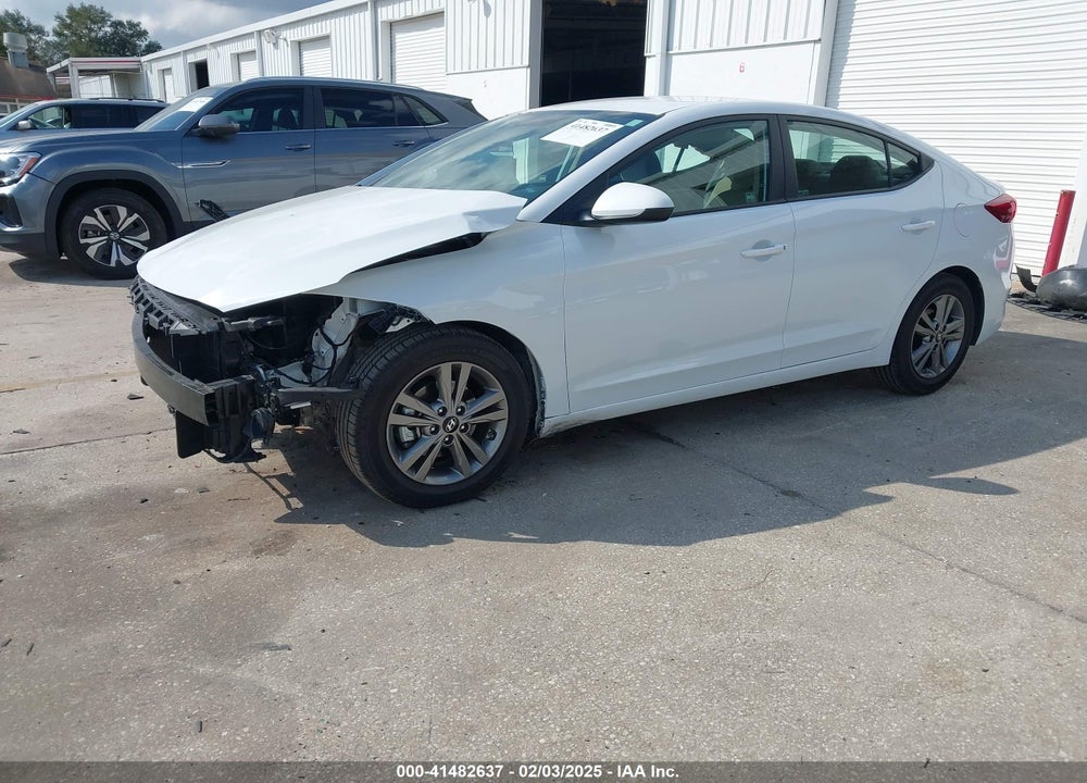 2018 HYUNDAI ELANTRA VIN: 5NPD84LF4JH381843