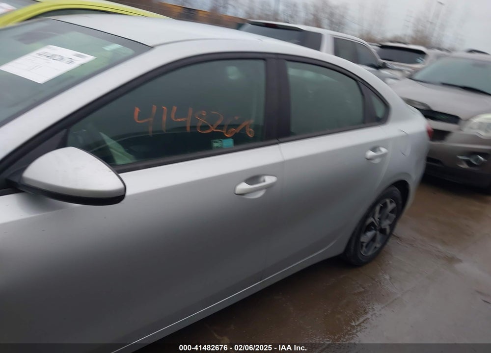 2021 KIA FORTE VIN: 3KPF24AD9ME300758