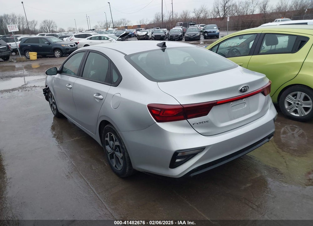 2021 KIA FORTE VIN: 3KPF24AD9ME300758