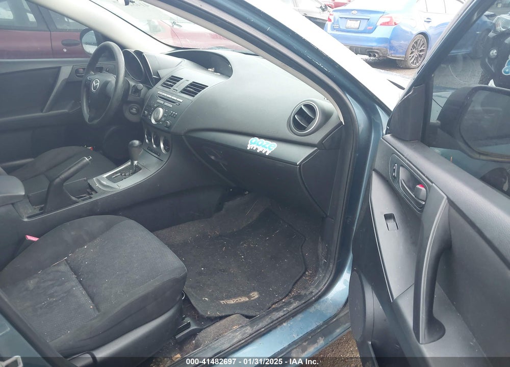 2011 MAZDA MAZDA3 VIN: JM1BL1UFXB1391109
