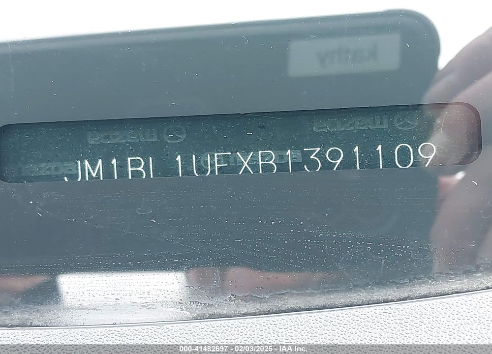 2011 MAZDA MAZDA3 VIN: JM1BL1UFXB1391109