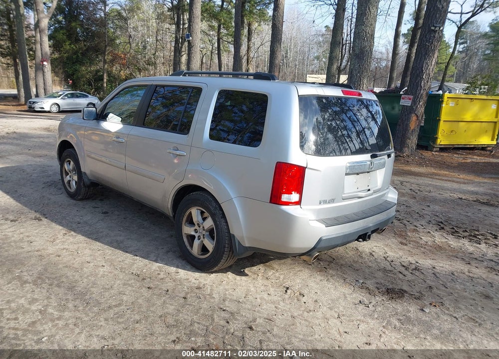 2011 HONDA PILOT EX-L VIN: 5FNYF4H56BB057851