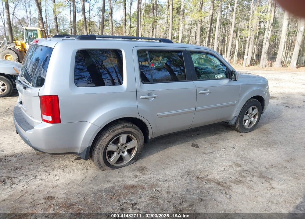 2011 HONDA PILOT EX-L VIN: 5FNYF4H56BB057851