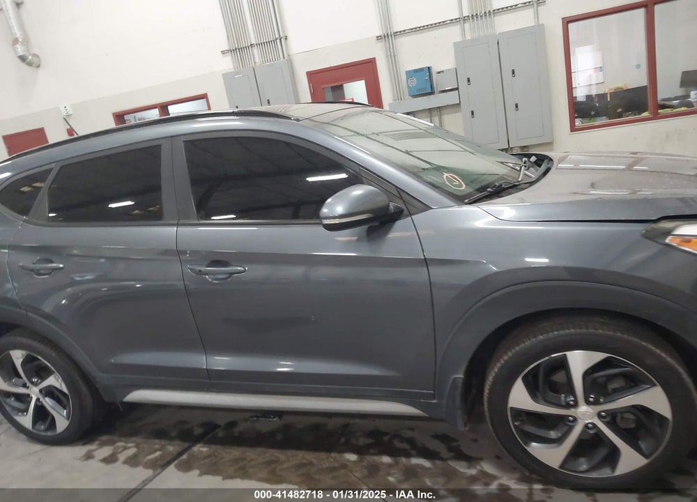 2017 HYUNDAI TUCSON VALUE VIN: KM8J3CA26HU552194