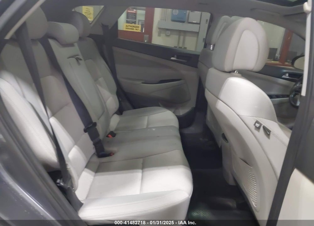 2017 HYUNDAI TUCSON VALUE VIN: KM8J3CA26HU552194
