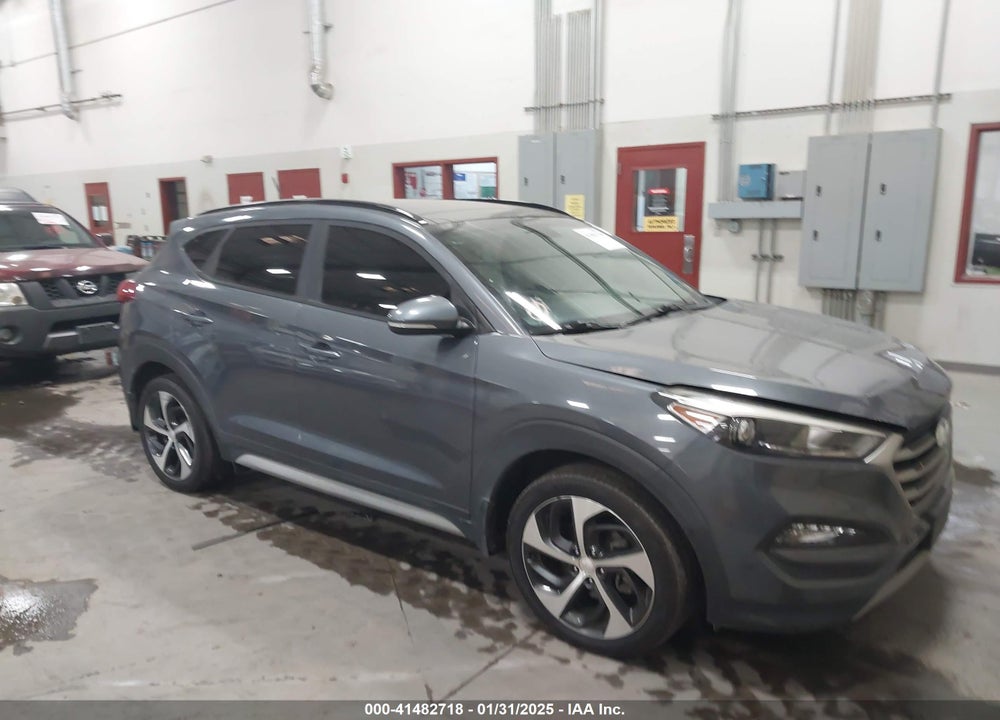 2017 HYUNDAI TUCSON VALUE VIN: KM8J3CA26HU552194