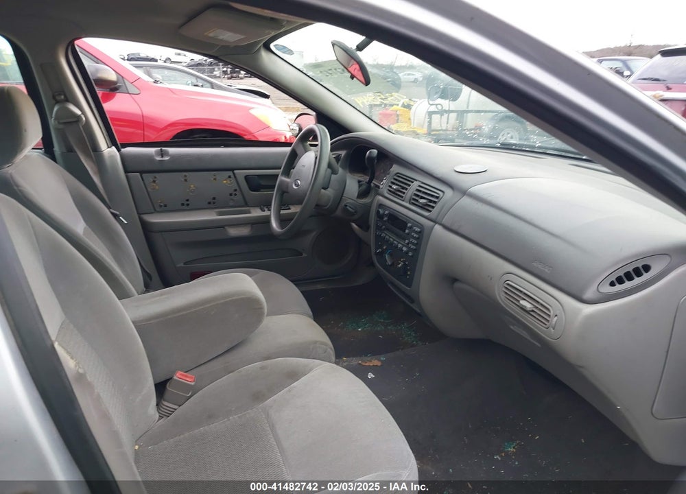 2005 FORD TAURUS SE VIN: 1FAFP53295A235844