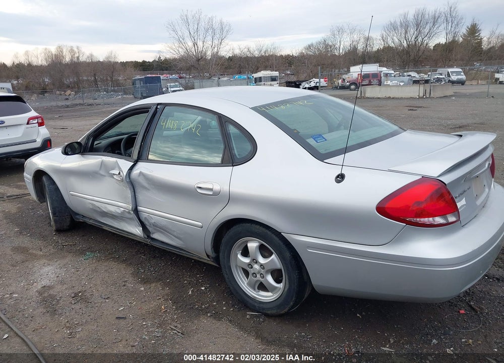 2005 FORD TAURUS SE VIN: 1FAFP53295A235844