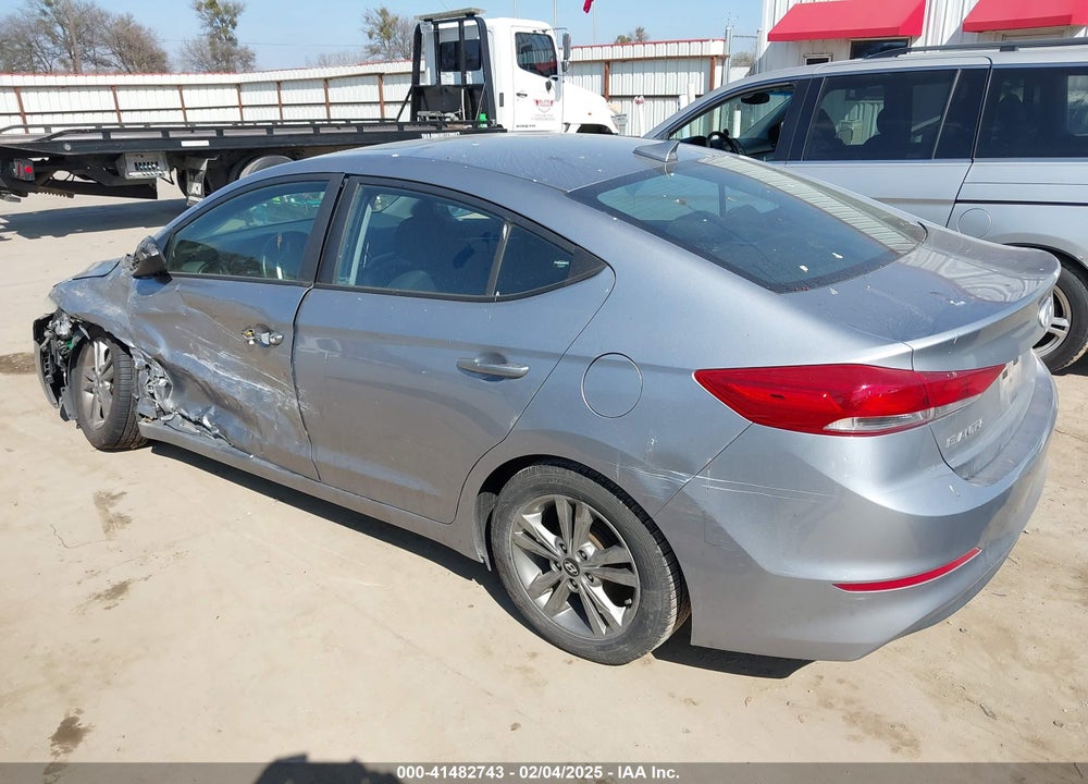 2017 HYUNDAI ELANTRA VIN: 5NPD84LF9HH193491
