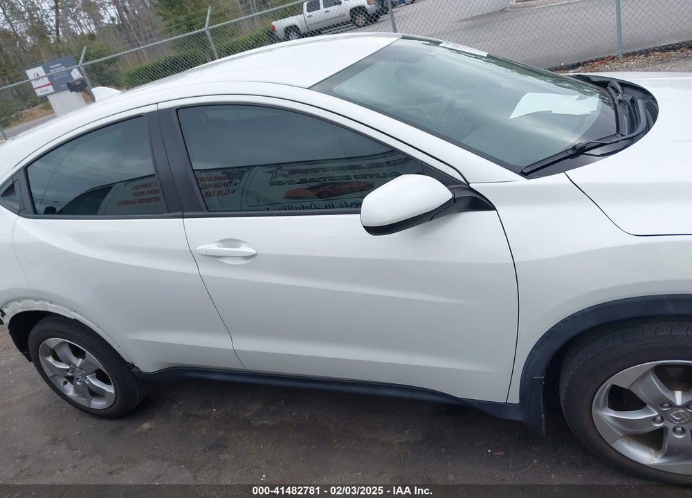 2022 HONDA HR-V VIN: 3CZRU5H38NM731538