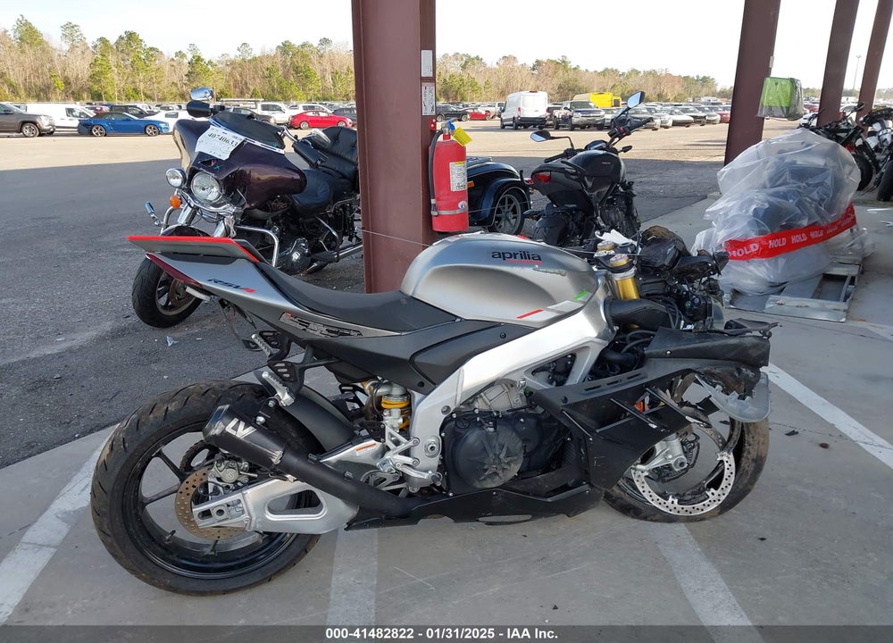 2022 APRILIA RSV4 1100 VIN: ZD4KYUA0XNS000501