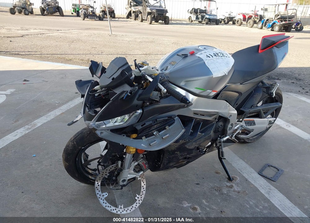 2022 APRILIA RSV4 1100 VIN: ZD4KYUA0XNS000501