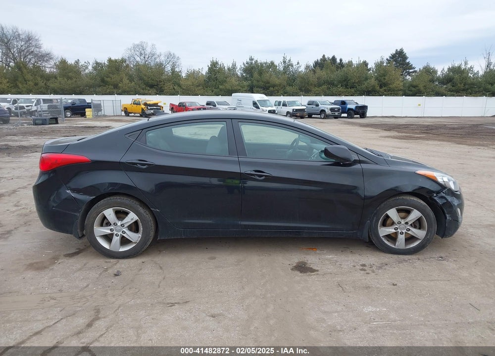 2013 HYUNDAI ELANTRA VIN: 5NPDH4AE4DH407338
