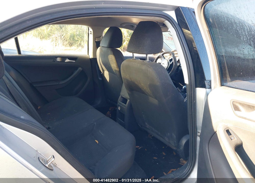 2015 VOLKSWAGEN JETTA VIN: 3VW2K7AJXFM274585