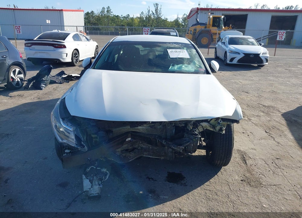 2016 KIA OPTIMA VIN: KNAGT4L3XG5102922
