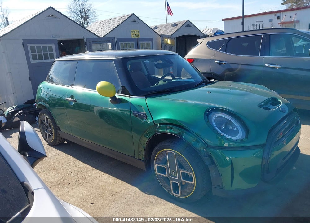 2023 MINI SE HARDTOP VIN: WMW13DJ07P2T76739