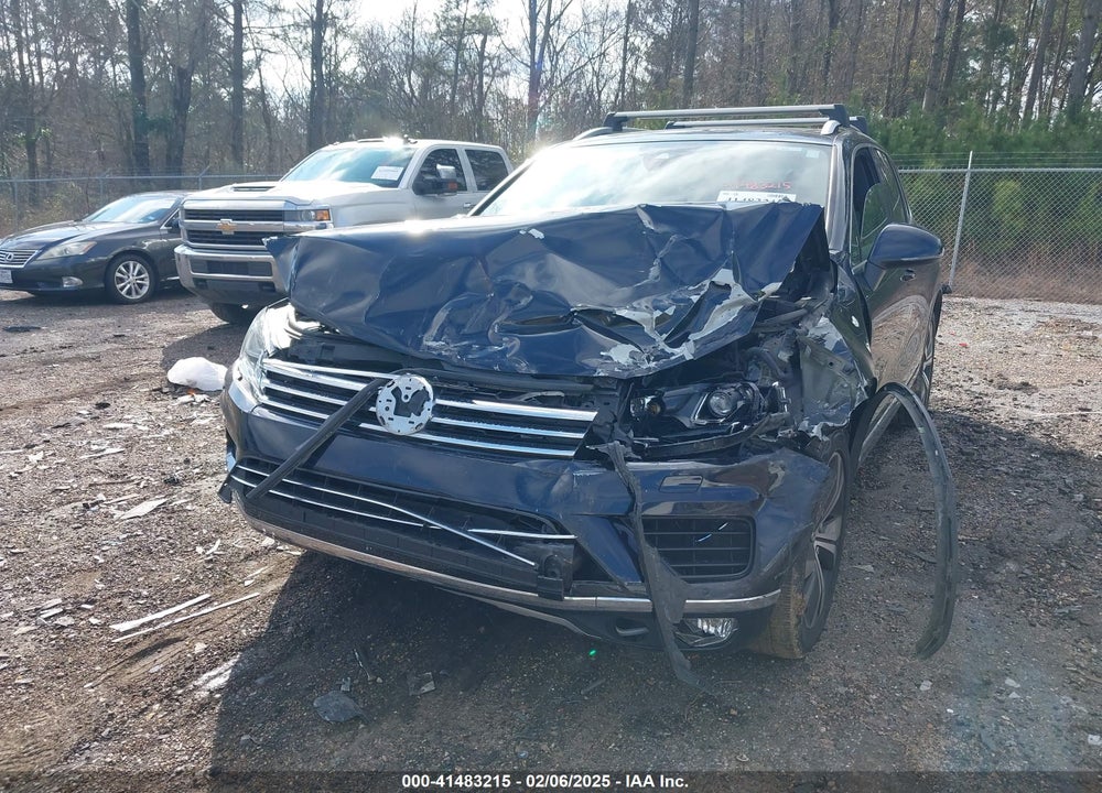 2017 VOLKSWAGEN TOUAREG V6 WOLFSBURG EDITION VIN: WVGRF7BP6HD006748