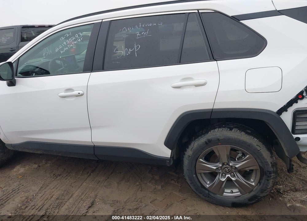2024 TOYOTA RAV4 XLE VIN: 2T3P1RFV6RC421914