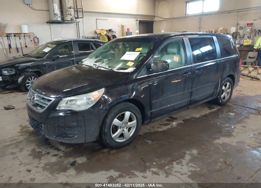 2010 VOLKSWAGEN ROUTAN SE VIN: 2V4RW3D18AR295937